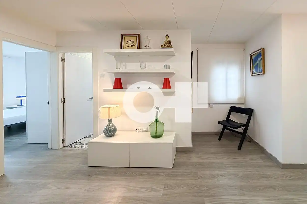 Sala de estar de Ático en venta en L'Hospitalet de Llobregat con Parquet, Amueblado y Alarma