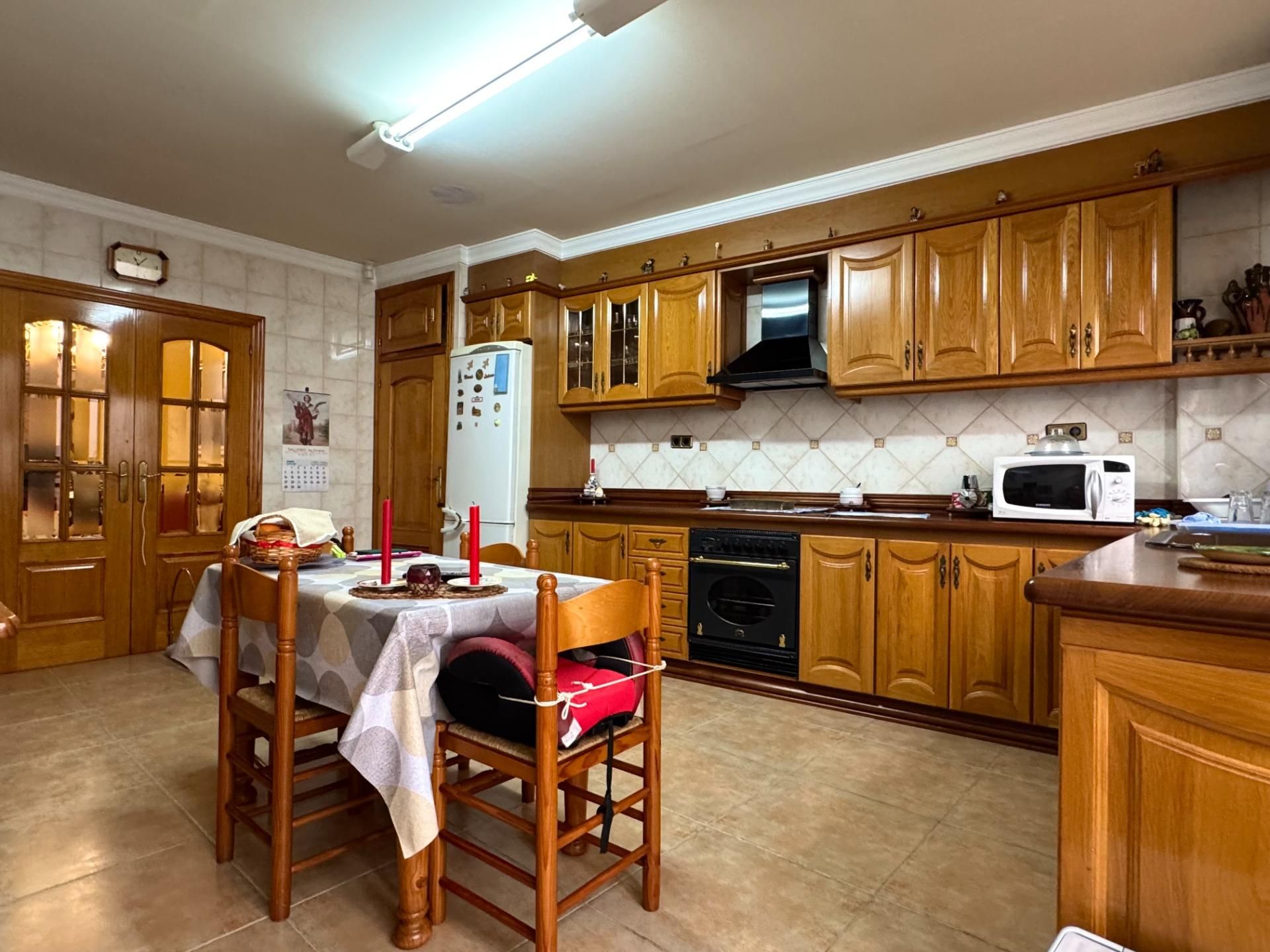 Kitchen of House or chalet for sale in Silla  with Air Conditioner, Heating and Terrace