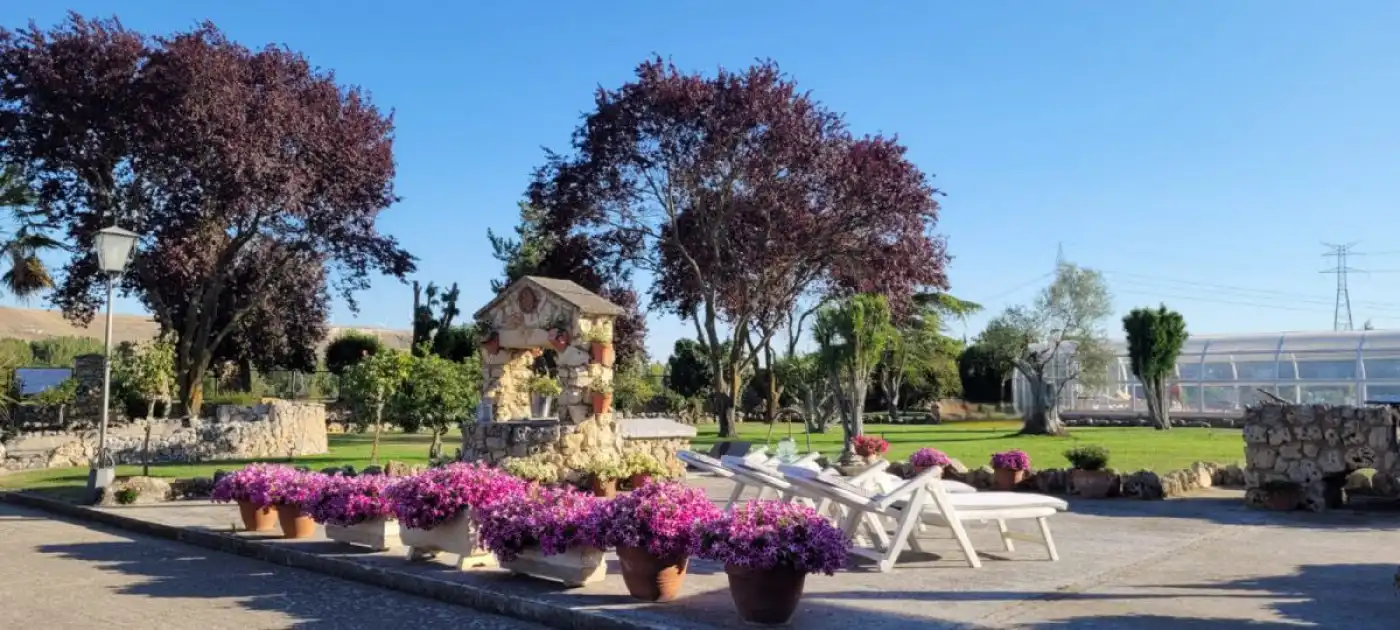 Jardí de Casa o xalet en venda en Husillos  amb Terrassa