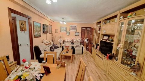 Foto 2 de Piso en venta en Reyes, Parla