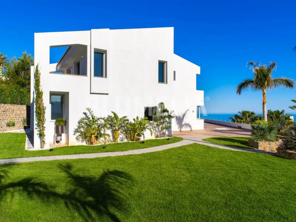 Houses for sale in Altea la Vella