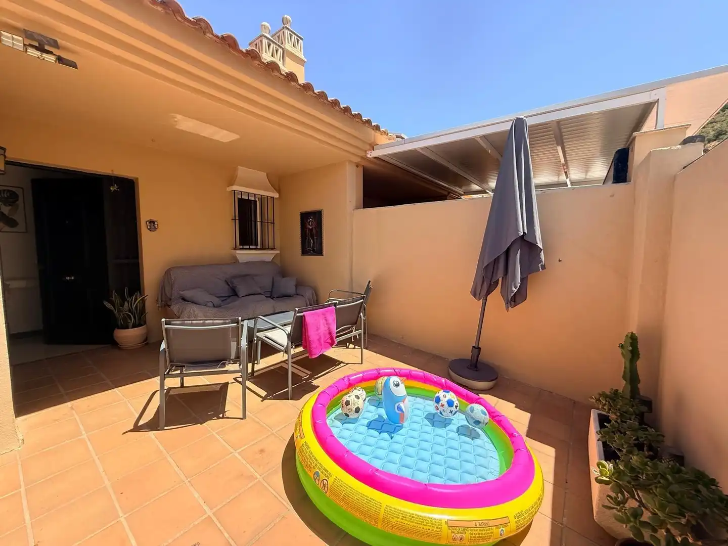 Casa aparellada amb jardí en venda a Calle QUITAPENAS, imagen 6