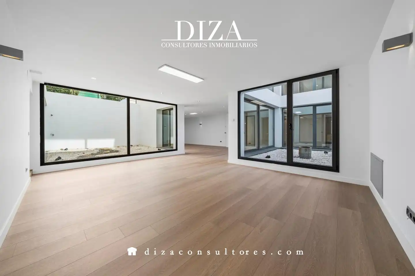 Vista exterior de Casa o chalet en venta en Madrid