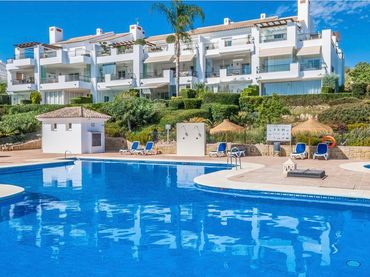 Flat with pool for sale in Elviria - Cabopino