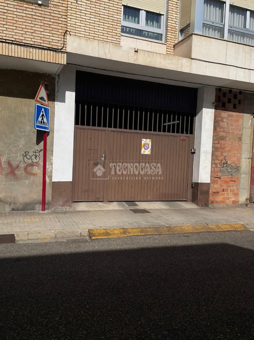 Garage to rent in Campo de la Juventud