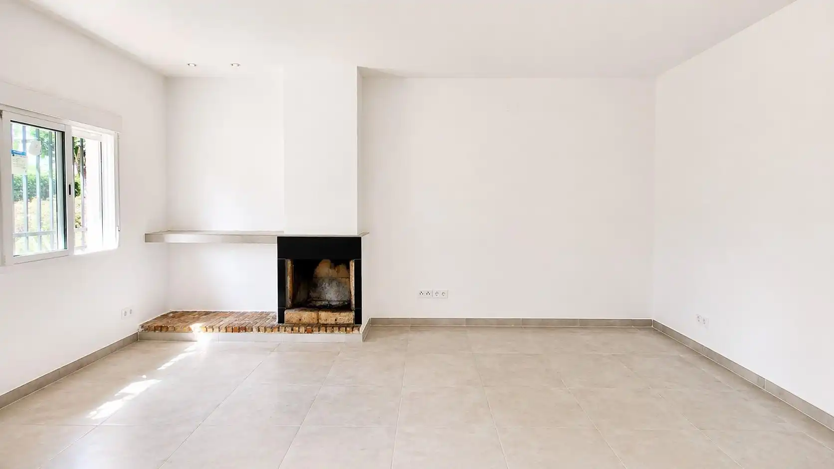 Sala de estar de Casa adosada en venta en Marbella con Piscina comunitaria
