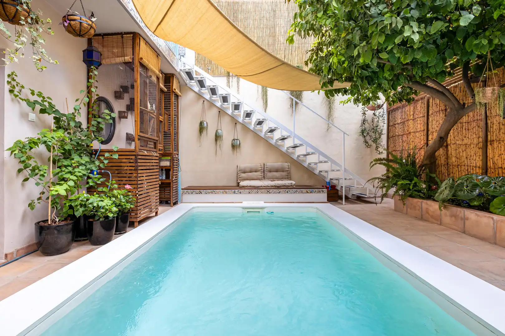 Piscina de Casa o xalet en venda en Málaga amb Aire condicionat, Calefacció i Jardí privat