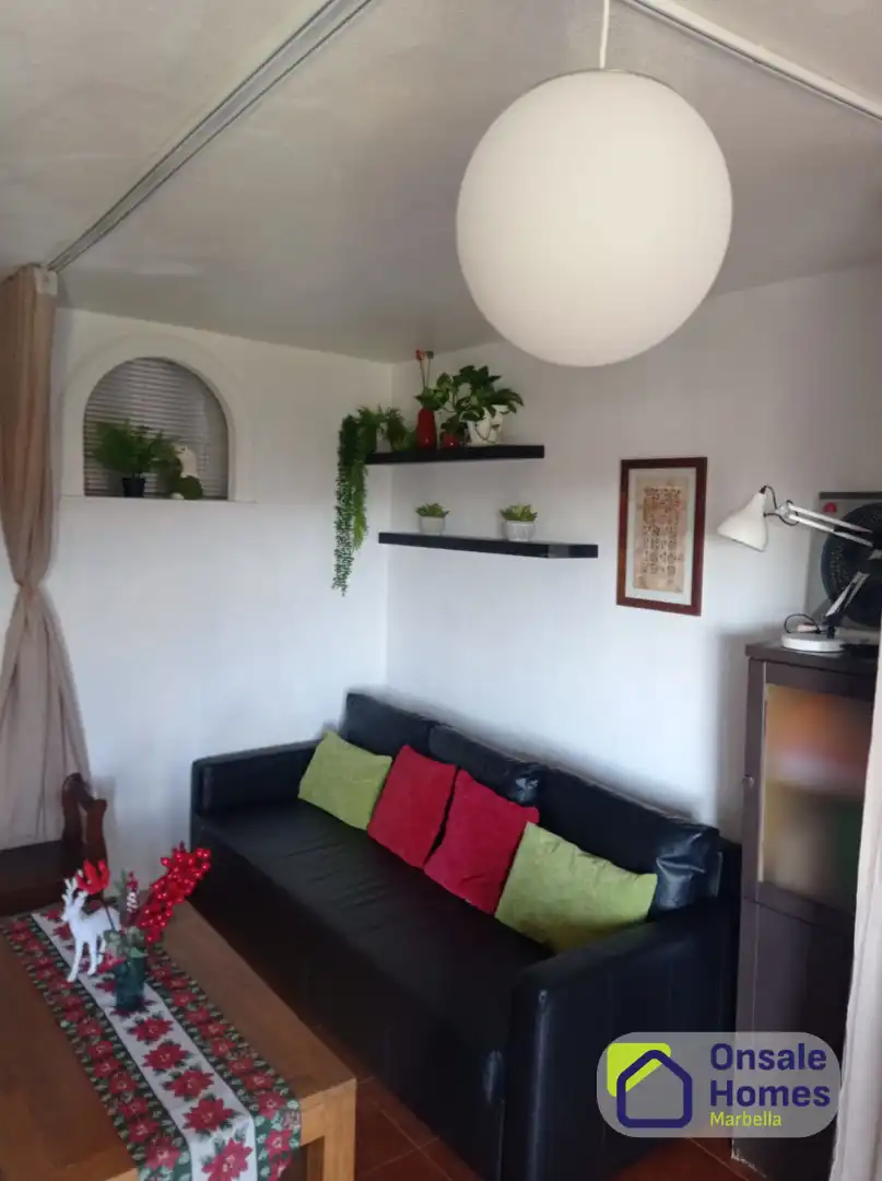 Sala de estar de Piso en venta en Marbella con Aire acondicionado, Jardín privado y Terraza