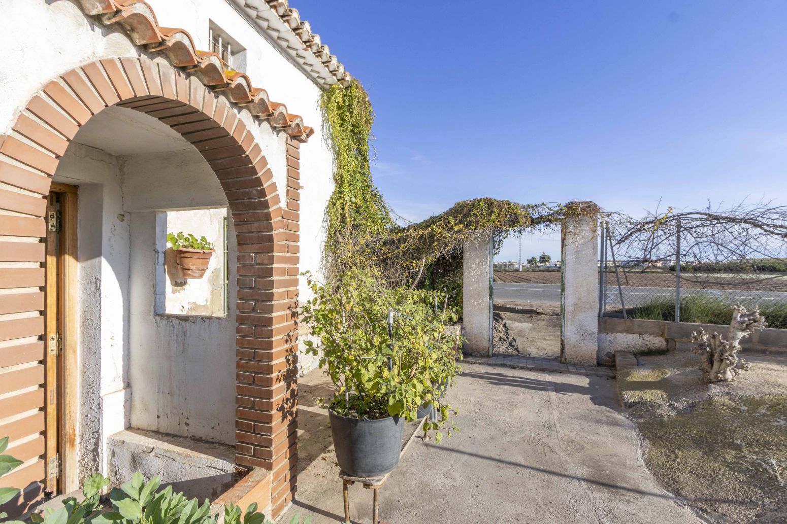 Vista exterior de Casa o xalet en venda en Vinalesa amb Terrassa