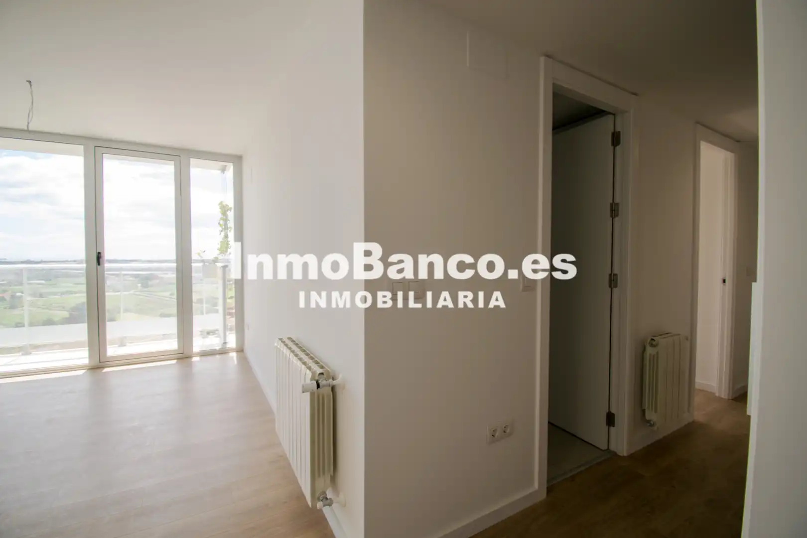 Flat for rent in Valencia  with Air Conditioner, Heating and Storage room