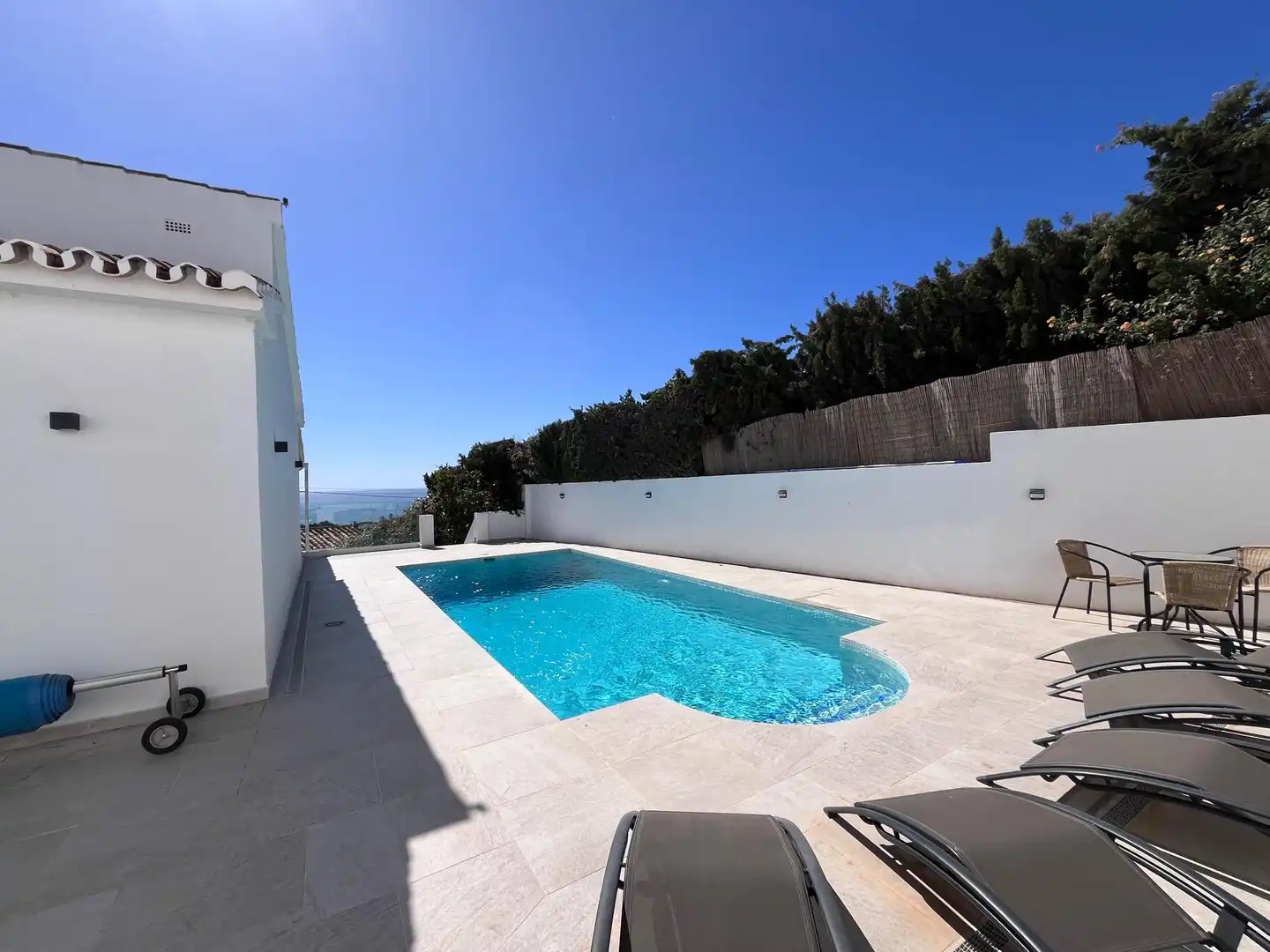 Xalet amb piscina en venda a El Faro de Calaburra - Chaparral, imagen 2