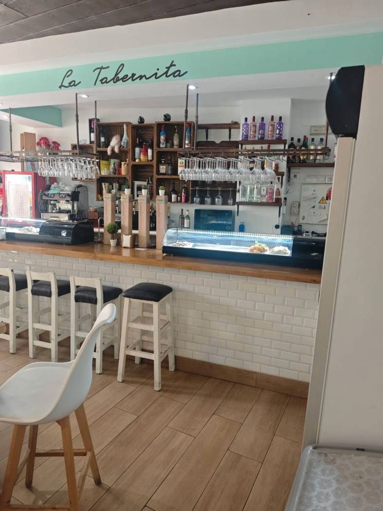 Local de lloguer en Nerja amb Aire condicionat, Calefacció i Terrassa