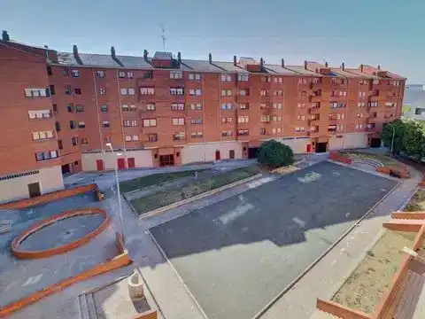 Vista exterior de Pis en venda en Tafalla amb Jardí privat, Parquet i Moblat