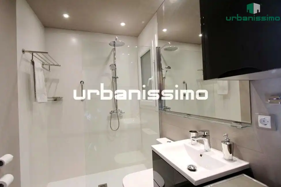 Baño de Apartamento en venta en Madrid con Aire acondicionado, Calefacción y Amueblado