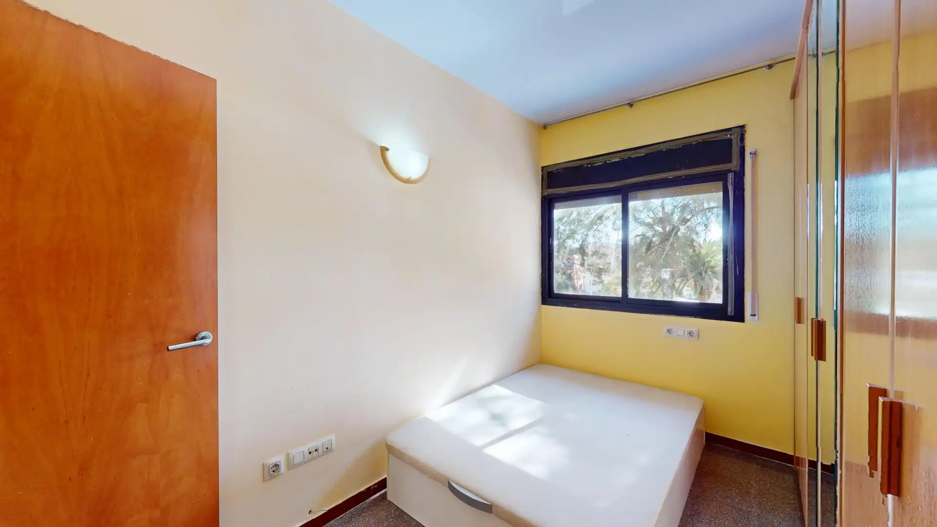 Schlafzimmer von Wohnung zum Verkauf in Barcelona mit Heizung und Balkon