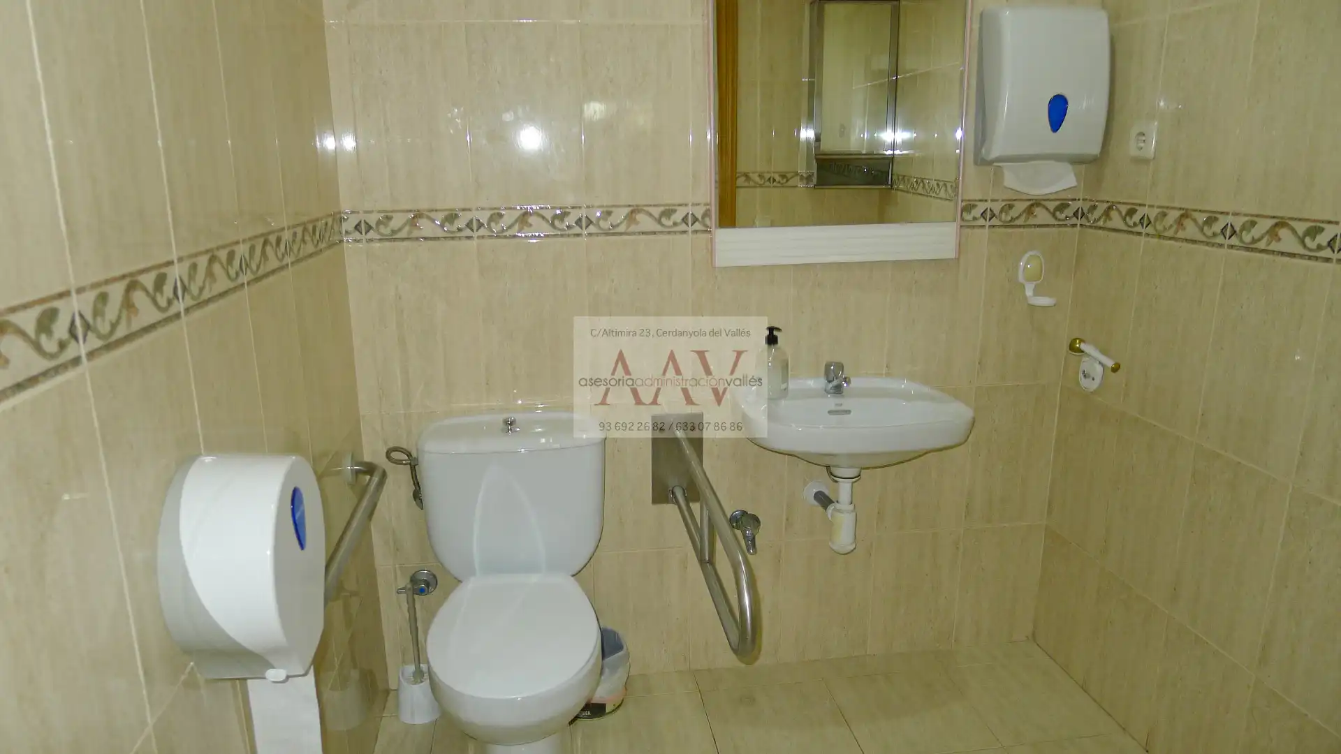 Business premises for transfer in Centre - Eixample – Can Llobet, imagen 19