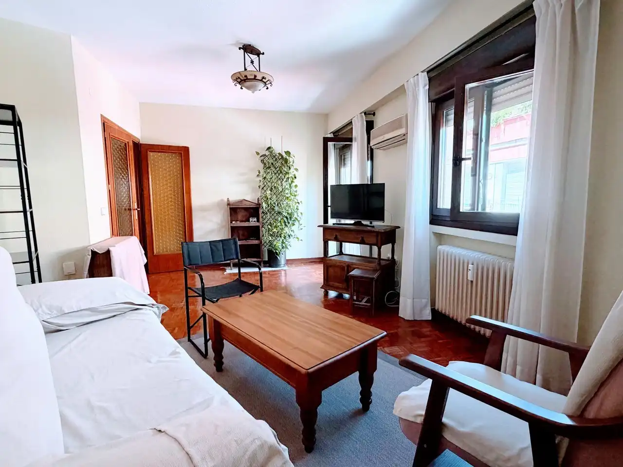 Sala d'estar de Pis de lloguer en Madrid amb Aire condicionat, Calefacció i Parquet