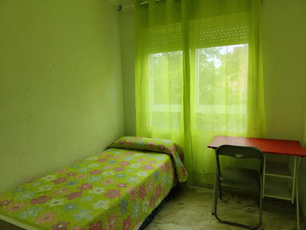 Flat for rent in Maria Auxiliadora - Barriada de Llera