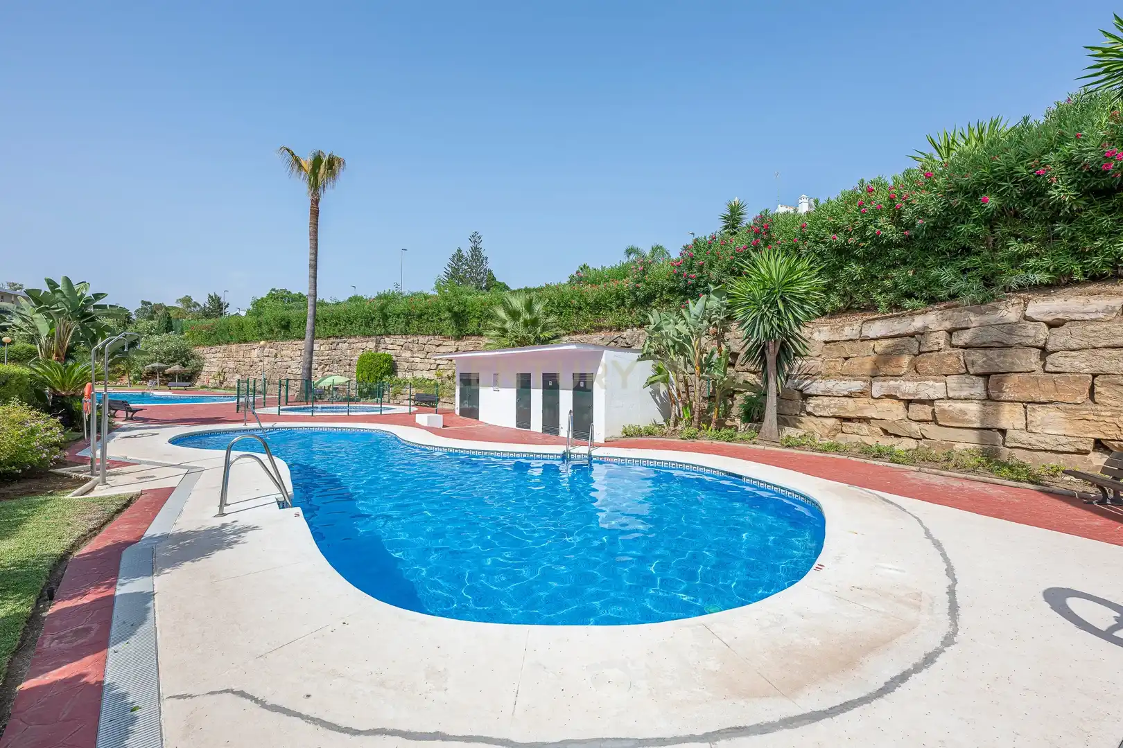 Piscina de Apartament en venda en Marbella amb Aire condicionat, Traster i Balcó