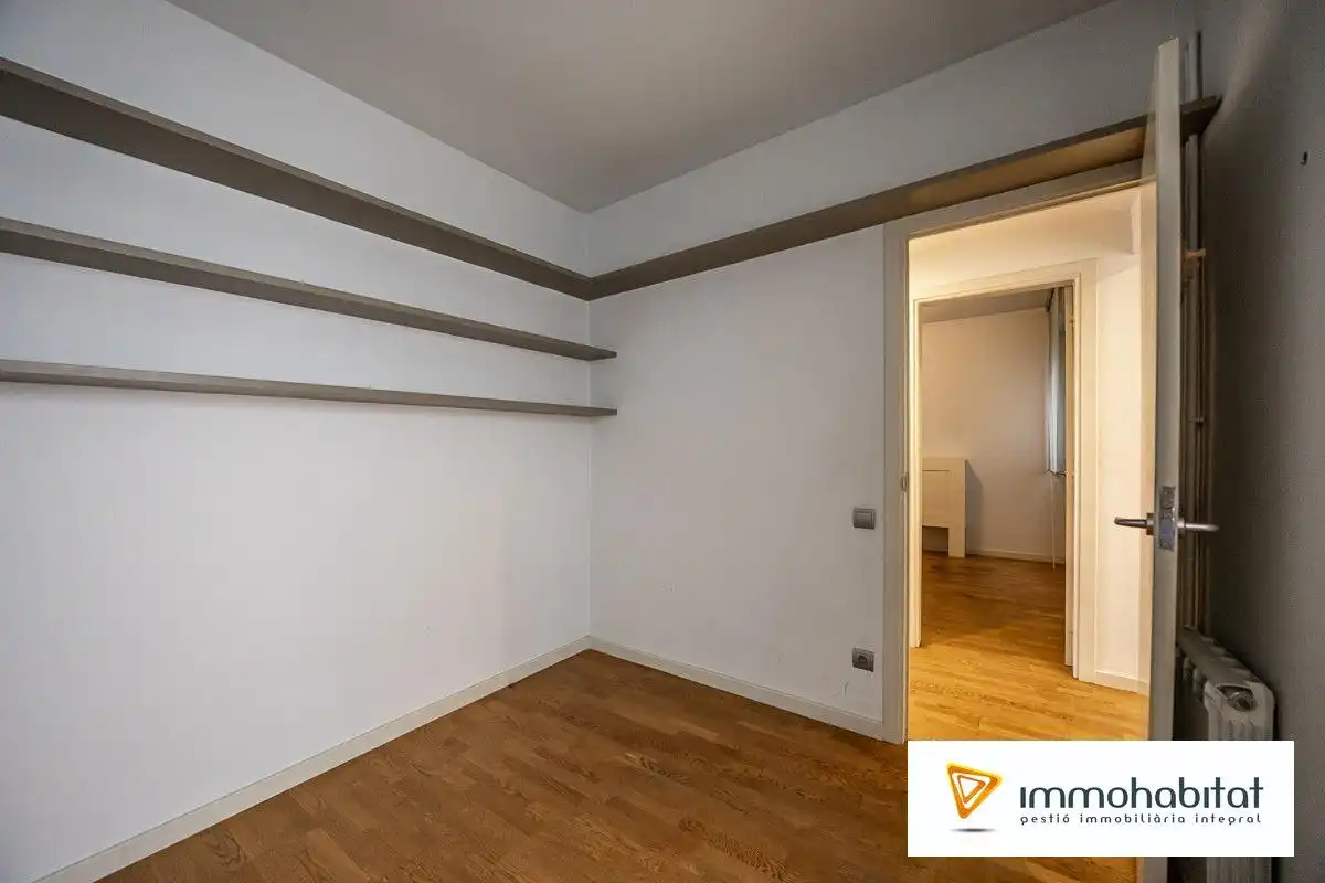 Piso en venta en Sabadell con Aire acondicionado, Calefacción y Parquet