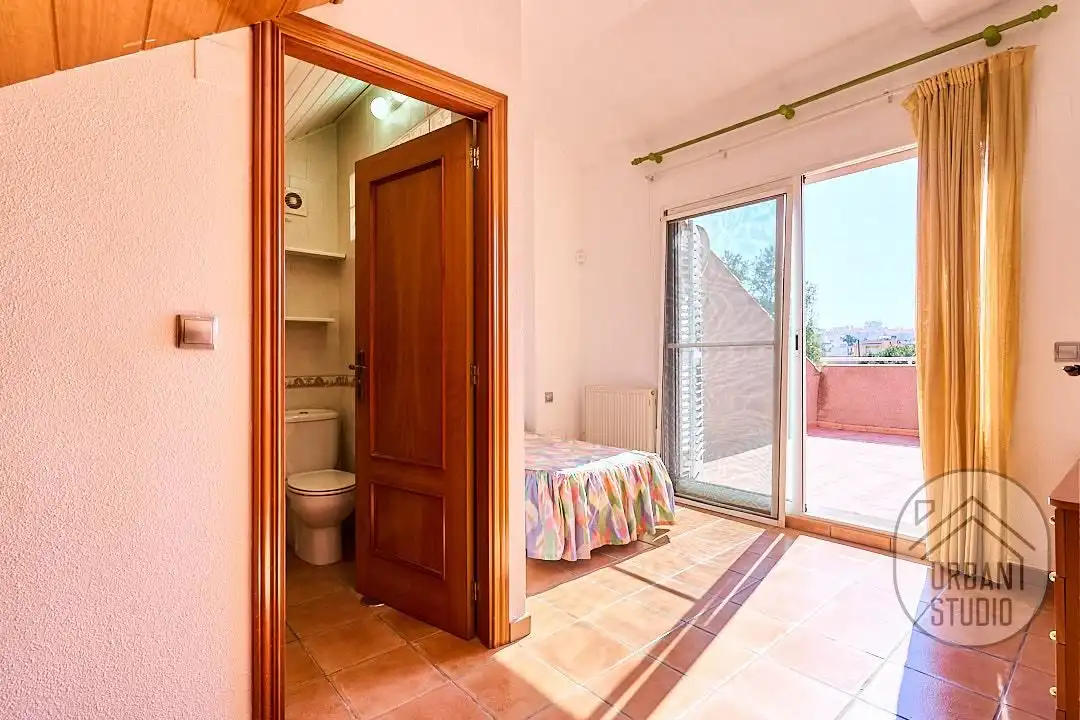 Dormitori de Casa o xalet en venda en Alicante / Alacant amb Aire condicionat, Calefacció i Terrassa