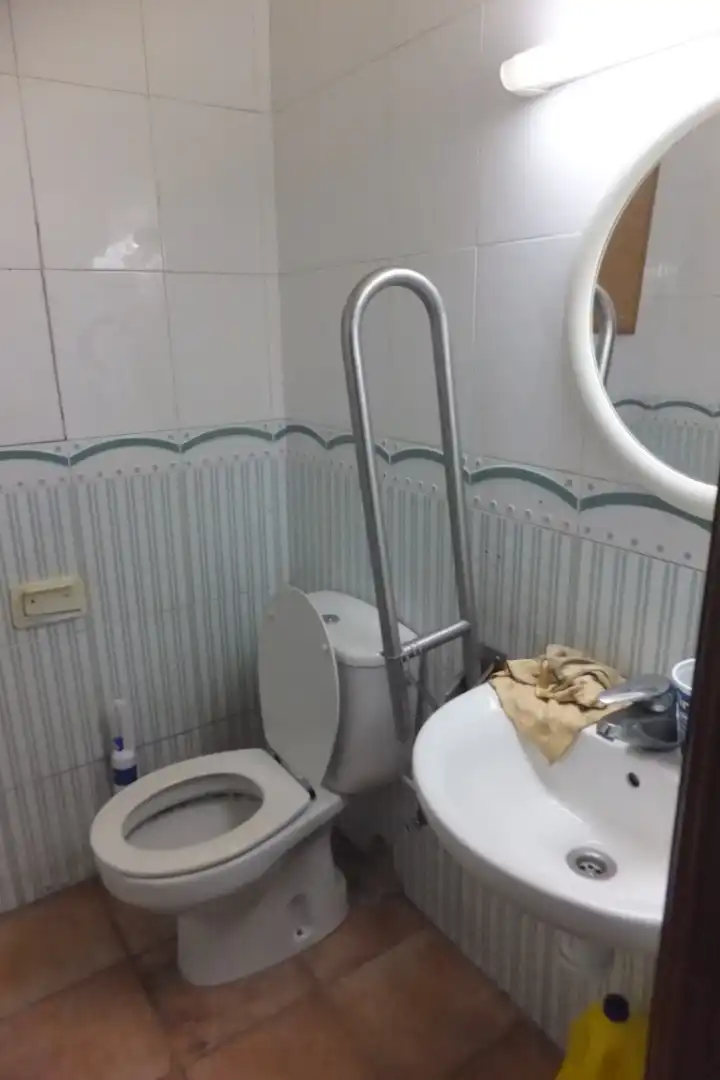 Badezimmer von Geschaftsraum zur Miete in Reus mit Internet