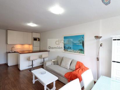 Sala d'estar de Apartament en venda en Torrevieja amb Terrassa i Moblat