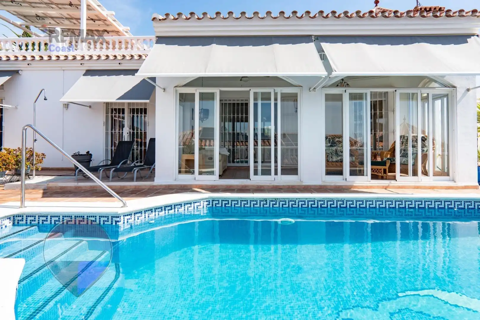Piscina de Casa o xalet en venda en Benajarafe