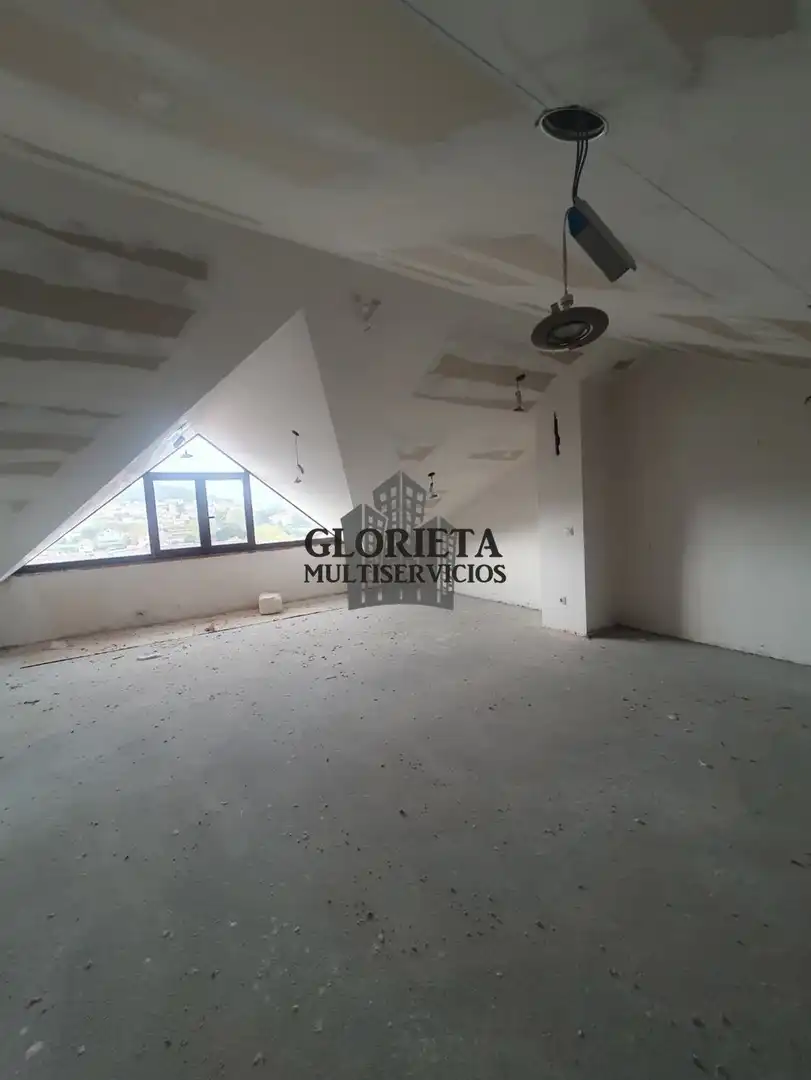 Casa adosada en venta en Vigo  con Calefacción, Parquet y Terraza