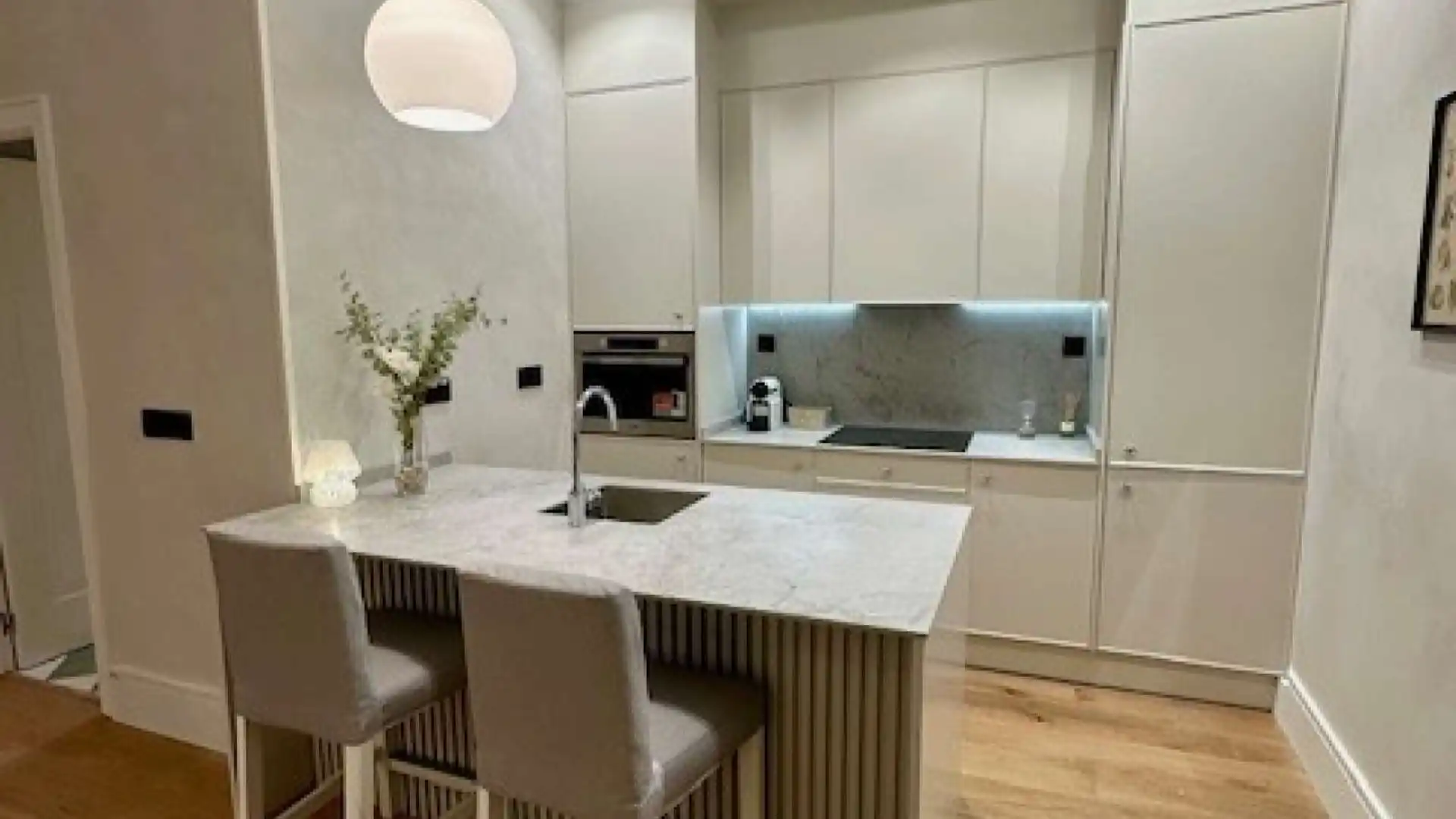 Room in Cortes - Huertas