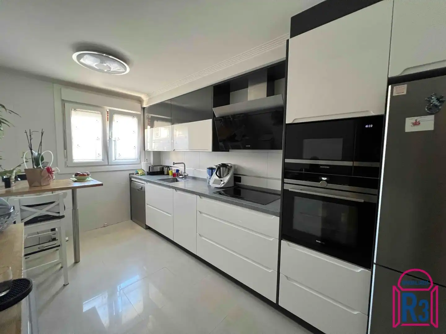 Cocina de Casa adosada en venta en Garrafe de Torío con Calefacción