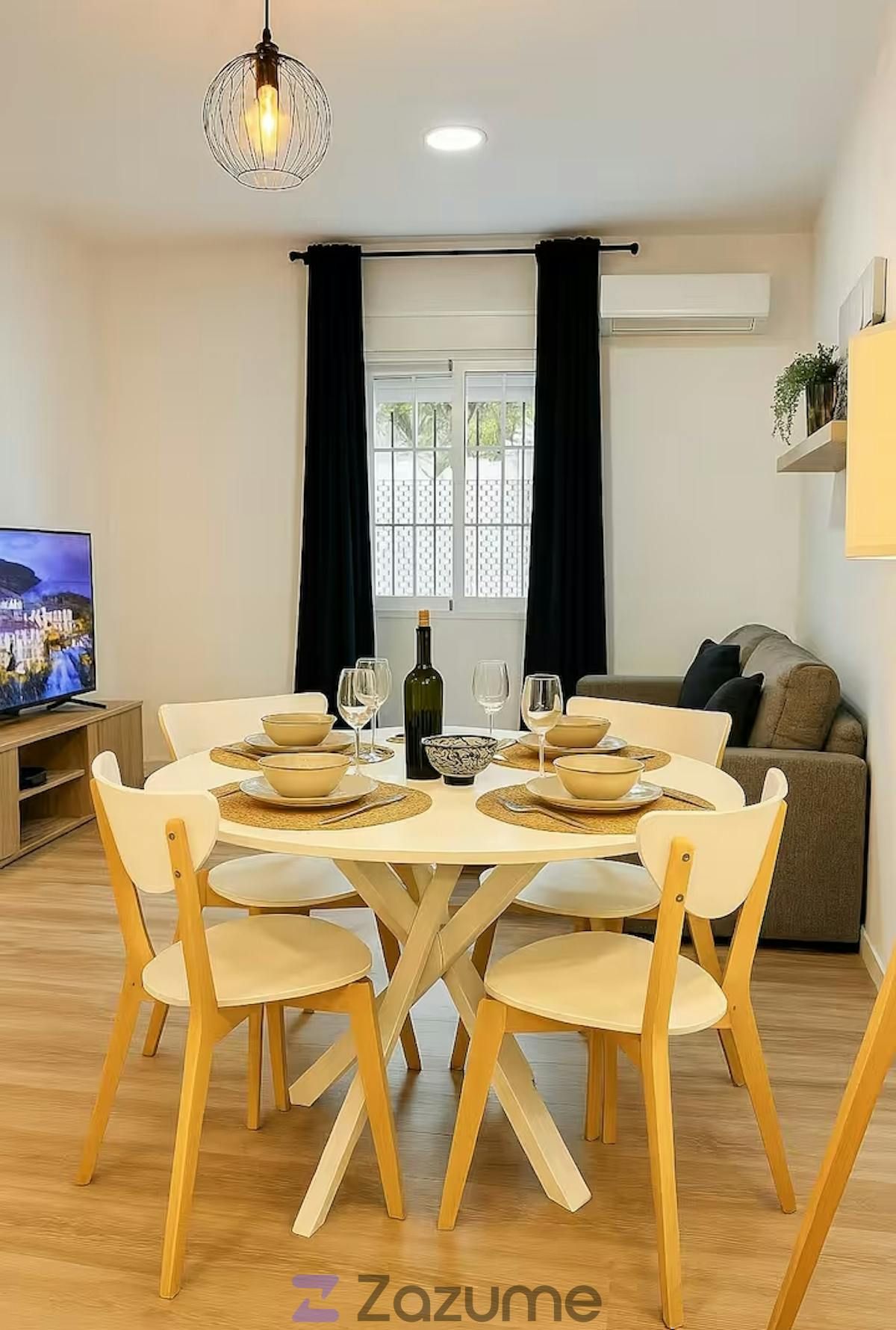 Dining room of Flat to rent in  Sevilla Capital  with Air Conditioner, Parquet flooring and Furnished