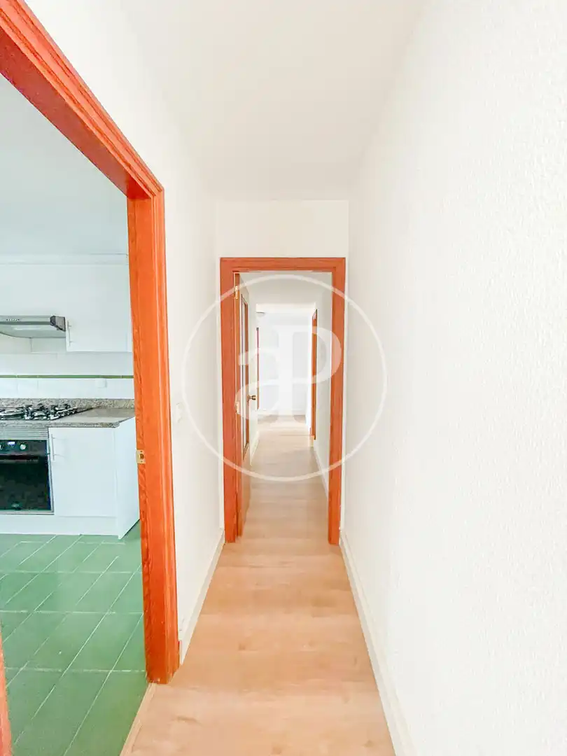 Flat with balcony to rent in C/ de Rubén Darío, imagen 8