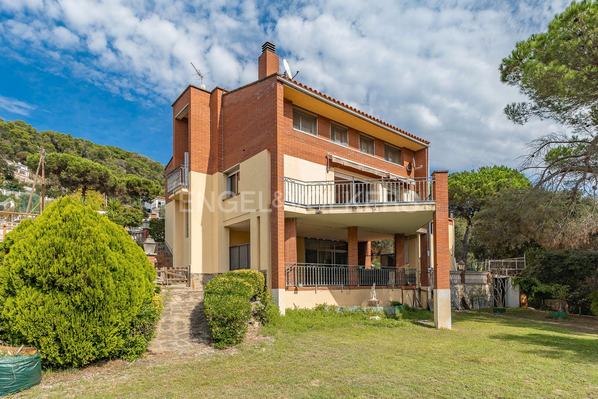 Vista exterior de Casa o chalet en venta en Vilanova del Vallès con Calefacción, Jardín privado y Piscina