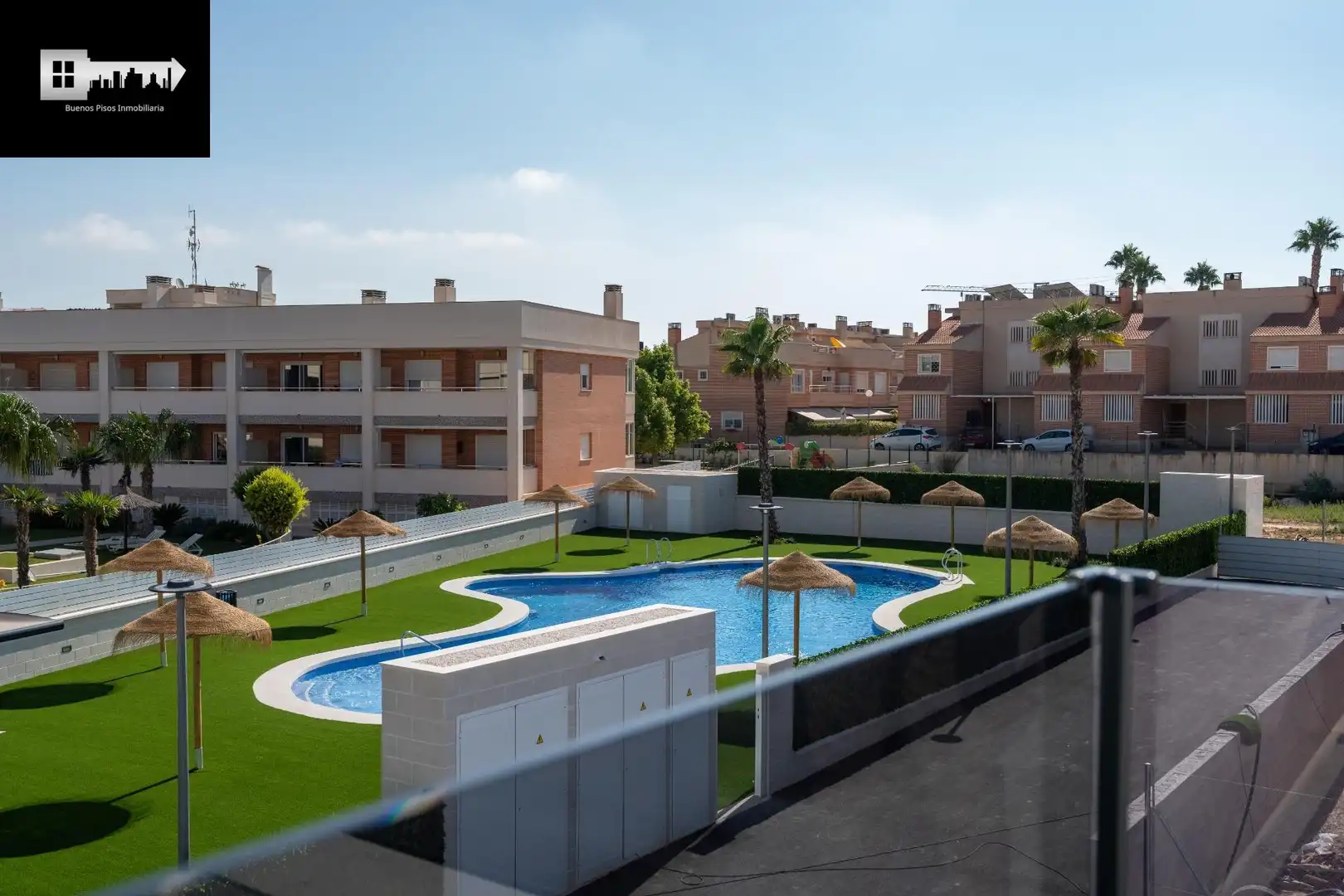 Piscina de Casa adosada en venda en Santa Pola amb Aire condicionat, Calefacció i Jardí privat