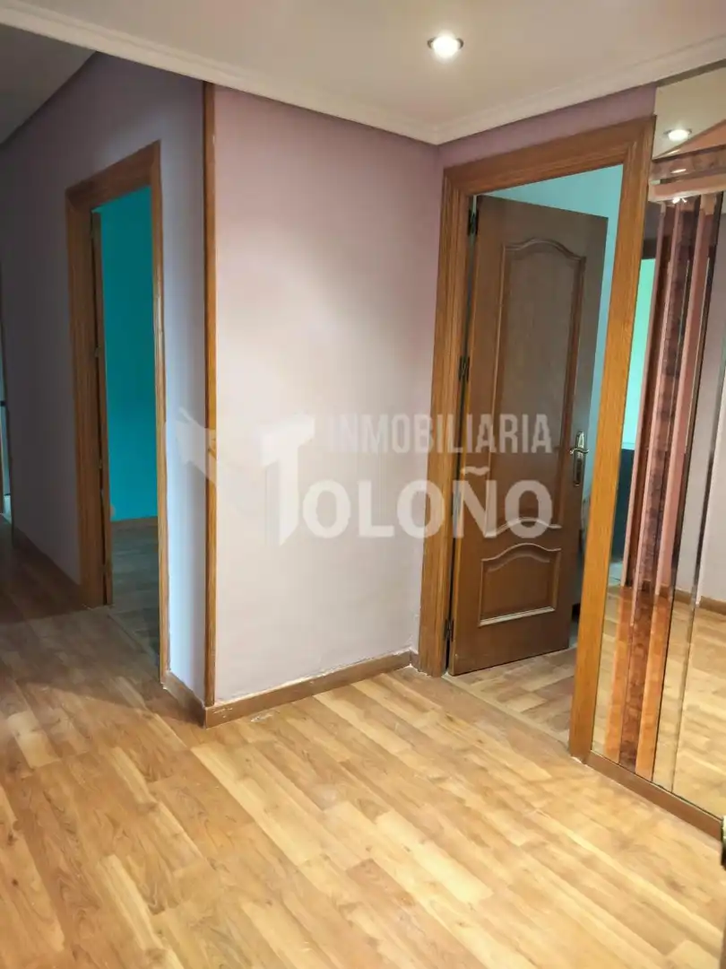 Bedroom of Flat for sale in Elciego  with Heating, Parquet flooring and Storage room