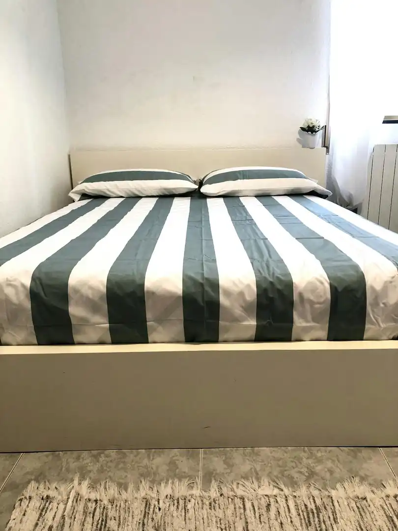 Dormitori de Pis per a compartir en Madrid amb Calefacció i Rentadora
