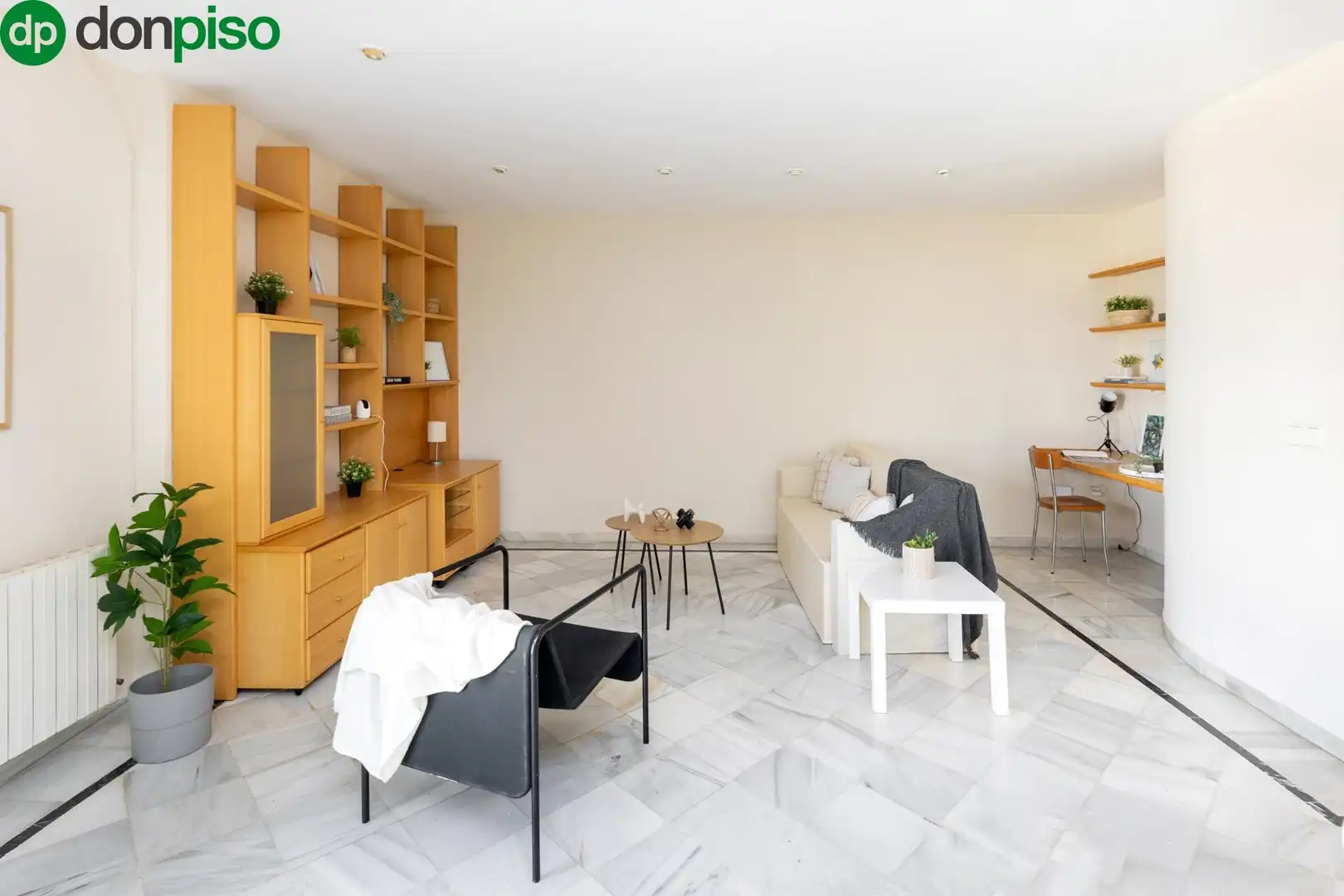 Sala de estar de Casa o chalet en venta en Granada con Aire acondicionado, Calefacción y Jardín privado