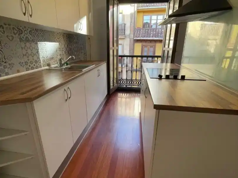 Küche von Wohnung zur Miete in Oviedo 