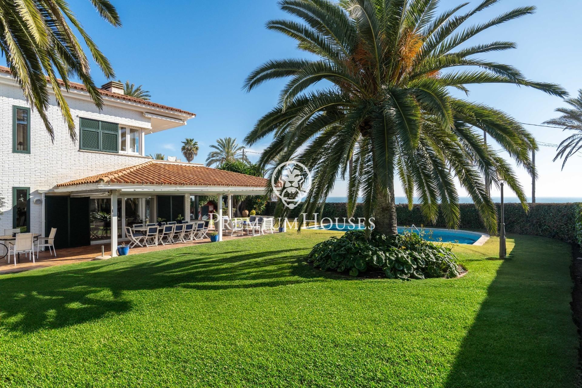 Jardí de Casa o xalet en venda en Sitges amb Aire condicionat, Calefacció i Jardí privat