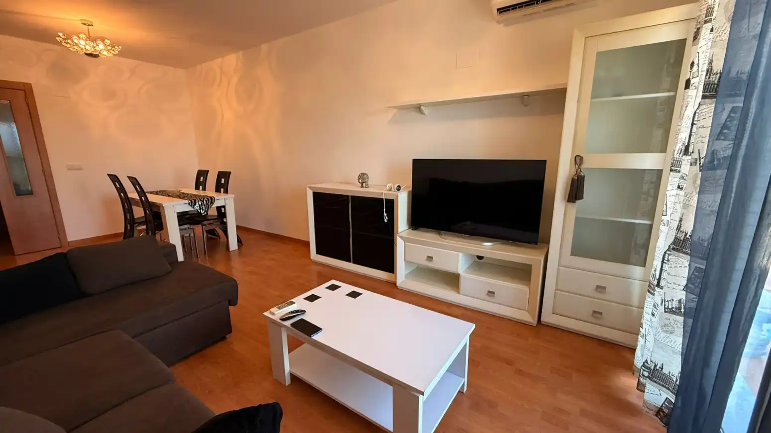 Wohnzimmer von Wohnung zur Miete in Sagunto / Sagunt mit Klimaanlage und Möbliert