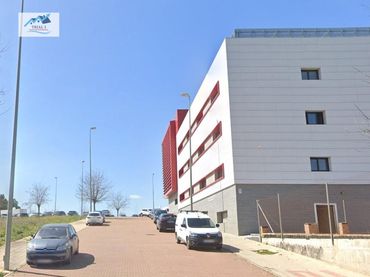 Locale commerciale in vendita a Calle PLATINO