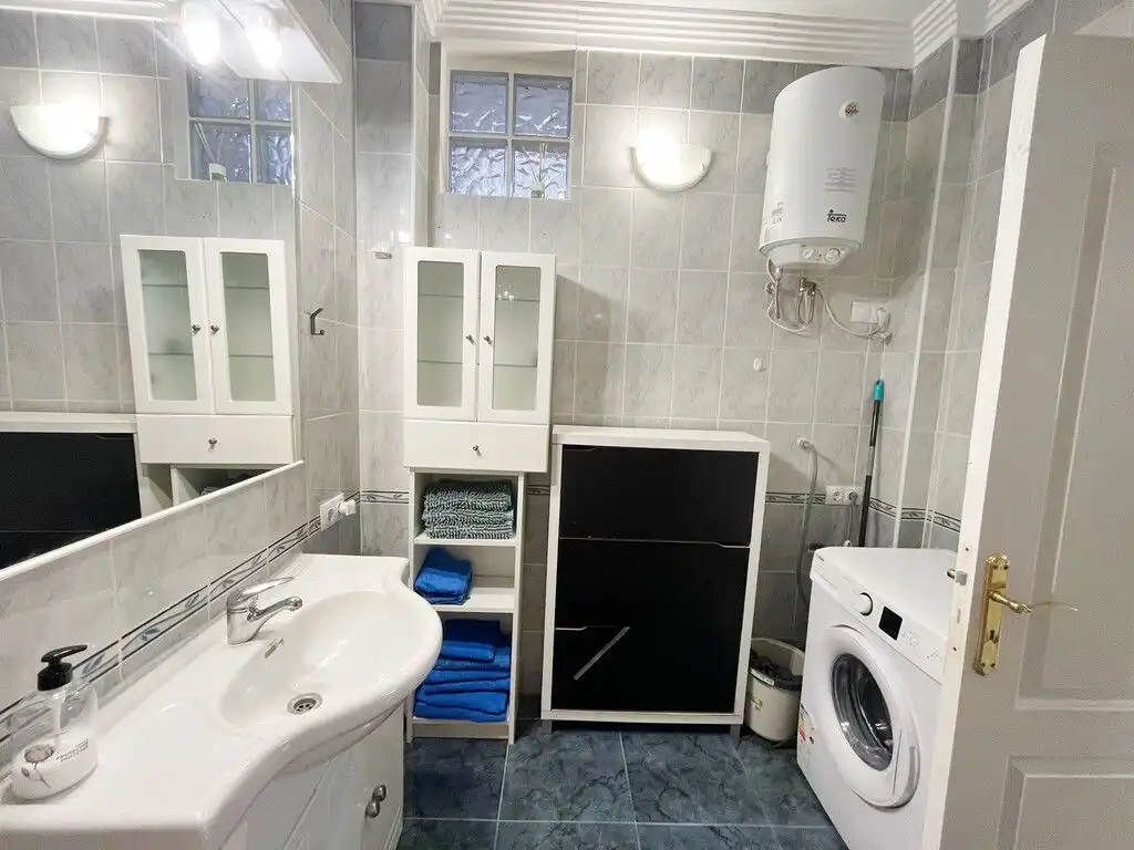 Baño de Piso en venta en San Bartolomé de Tirajana con Aire acondicionado, Terraza y Amueblado