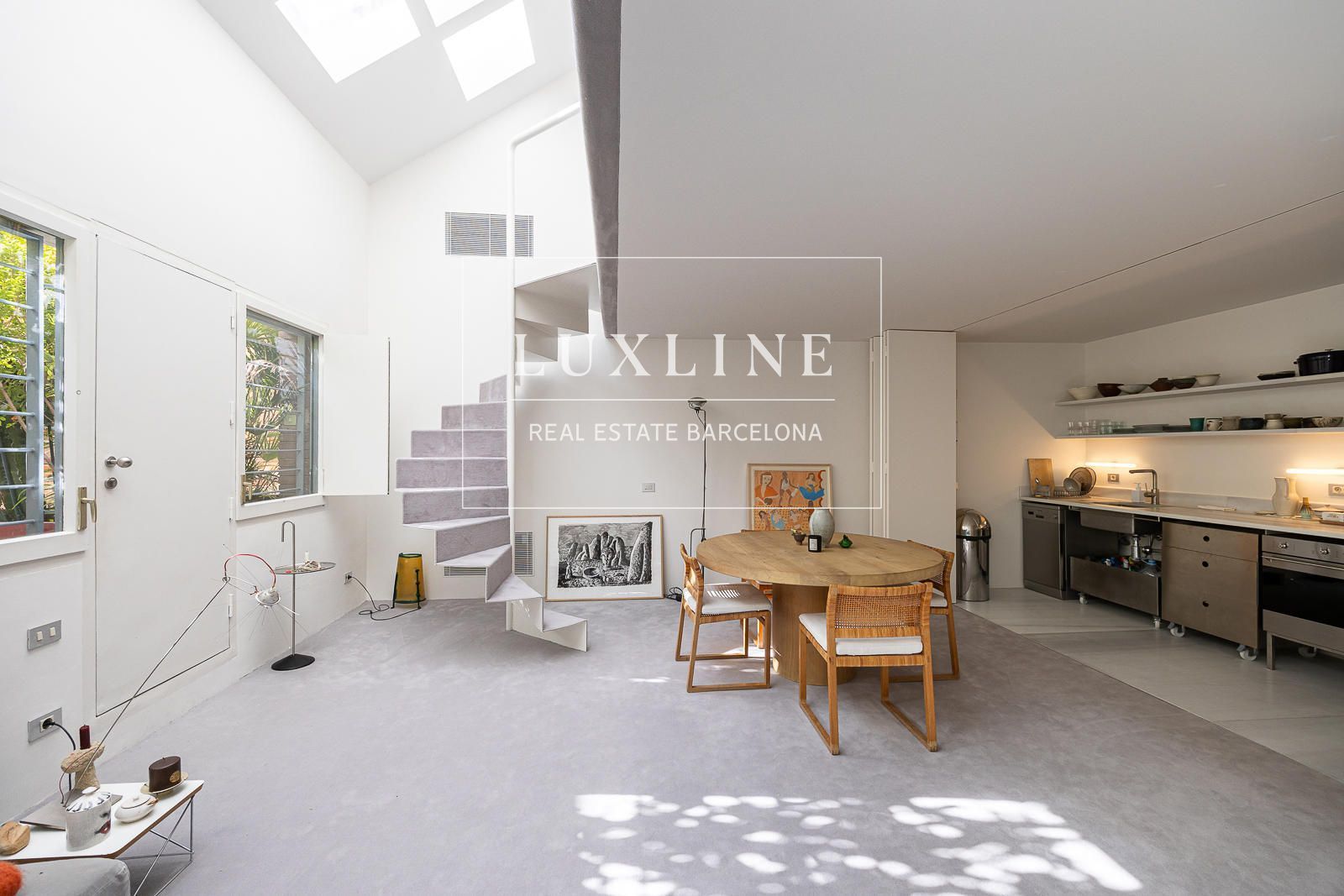 Exterior view of Duplex for sale in  Barcelona Capital  with Air Conditioner and Terrace