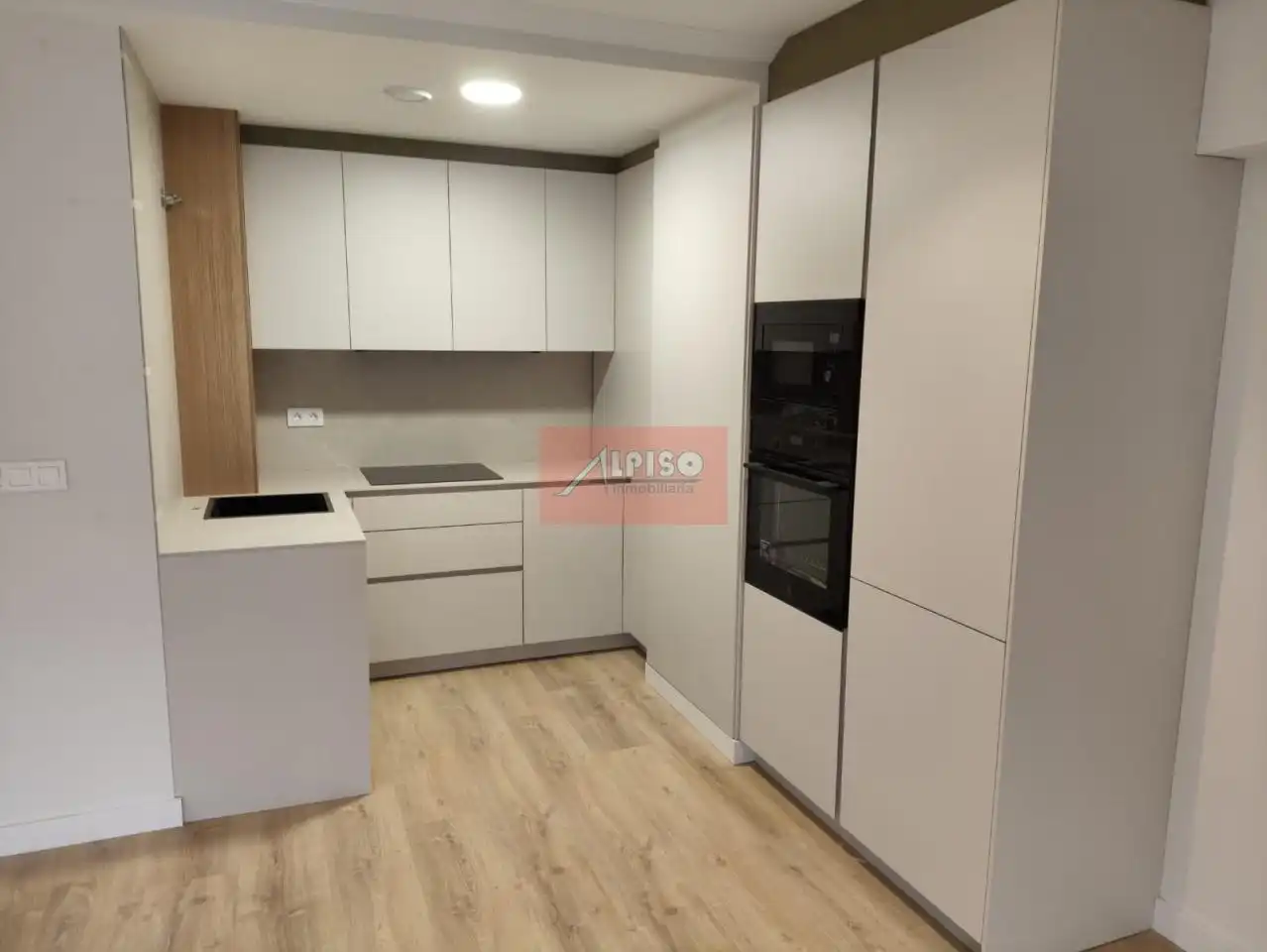 Cocina de Apartamento de alquiler en Ourense Capital  con Calefacción y Balcón