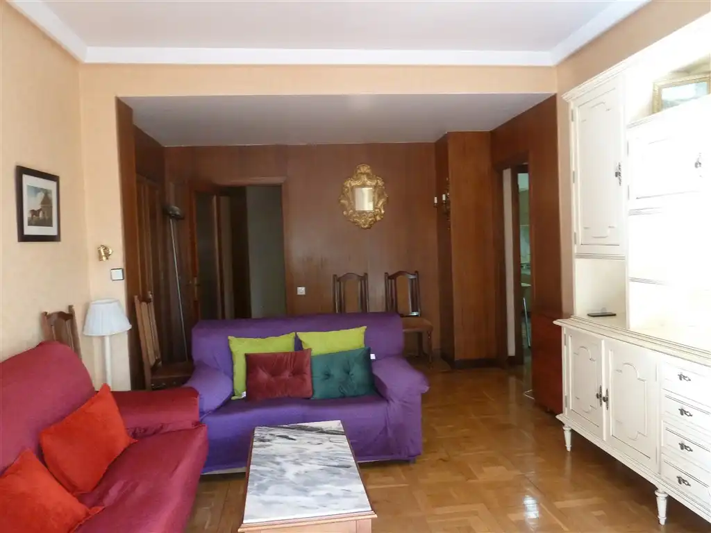 Sala de estar de Piso en venta en  Pamplona / Iruña con Calefacción, Parquet y Terraza