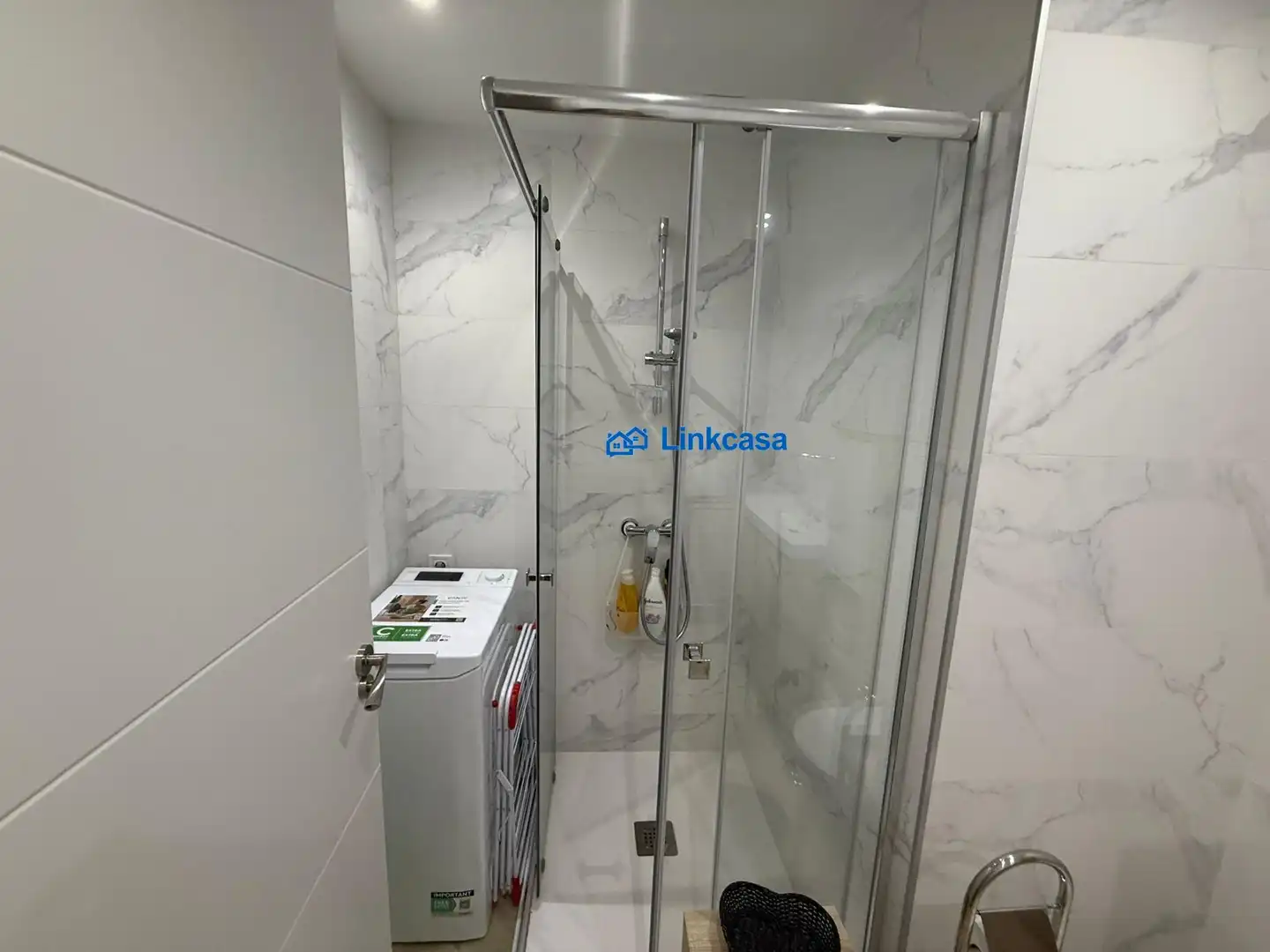 Bathroom of Flat for sale in Madrid  with Heating, Terrace and Balcony