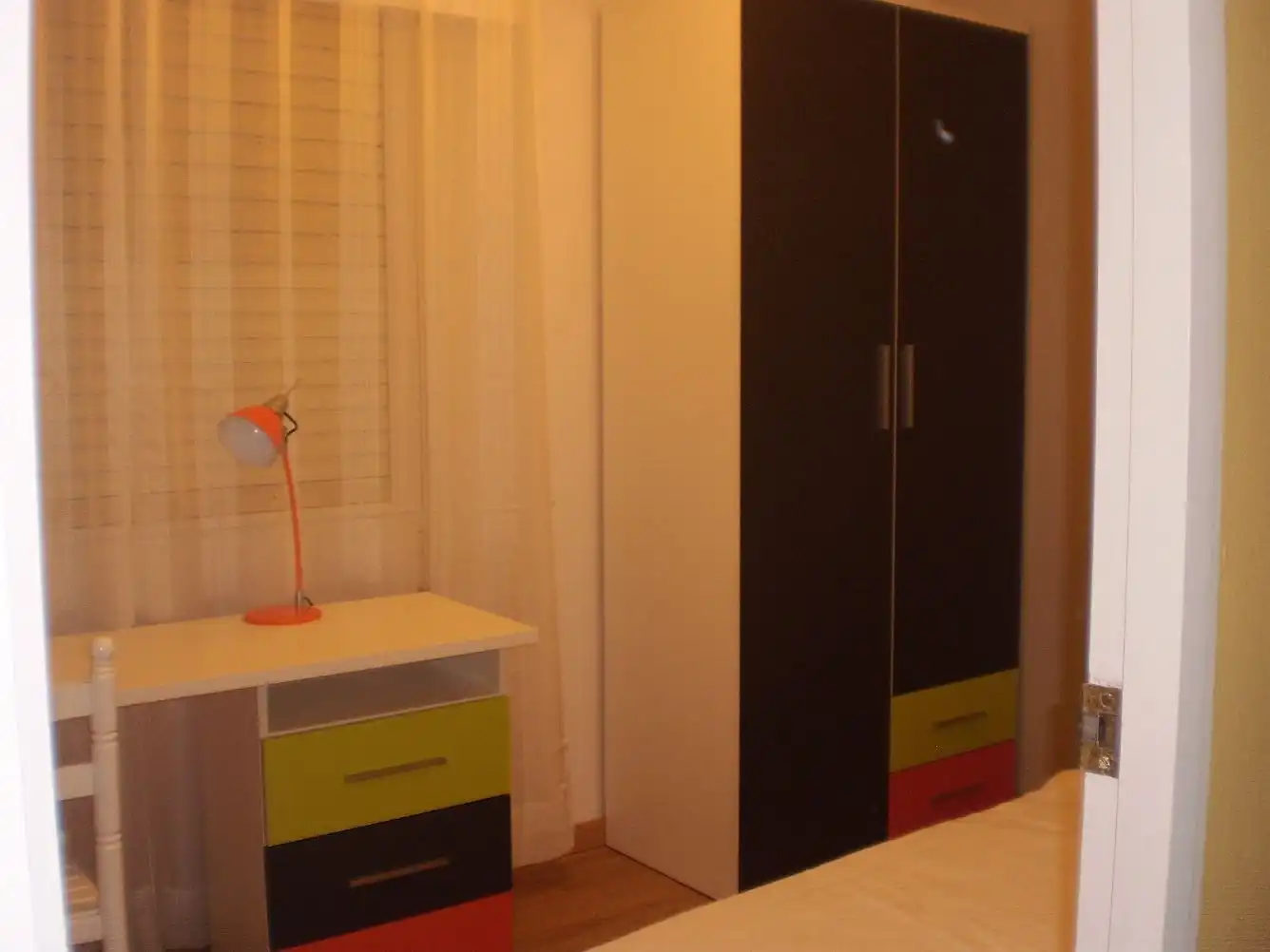 Habitación de Piso de alquiler en Santiago de Compostela  con Calefacción, Parquet y Amueblado