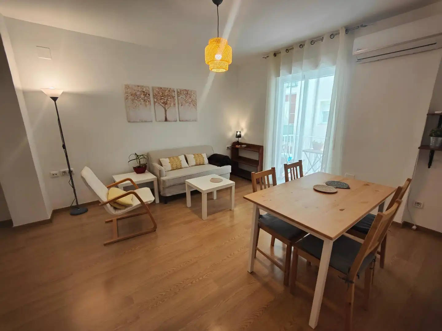 Living room of Flat for rent in Granada  with Air Conditioner, Heating and Furnished