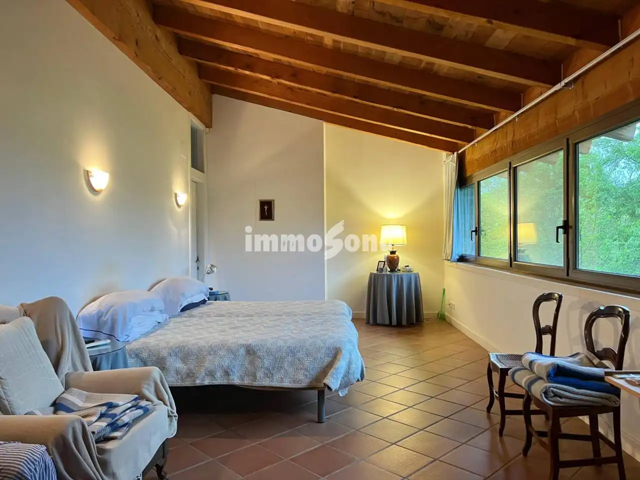 Dormitori de Finca rústica en venda en La Vall d'en Bas amb Calefacció, Jardí privat i Alarma